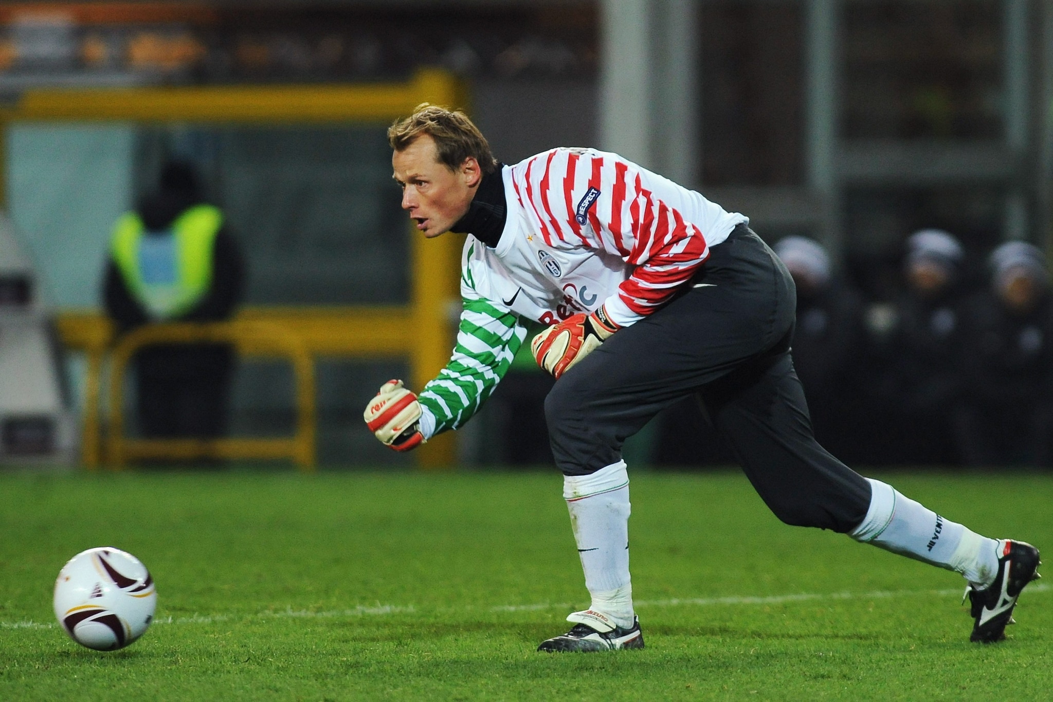 Manninger in azione con la maglia della Juventus.