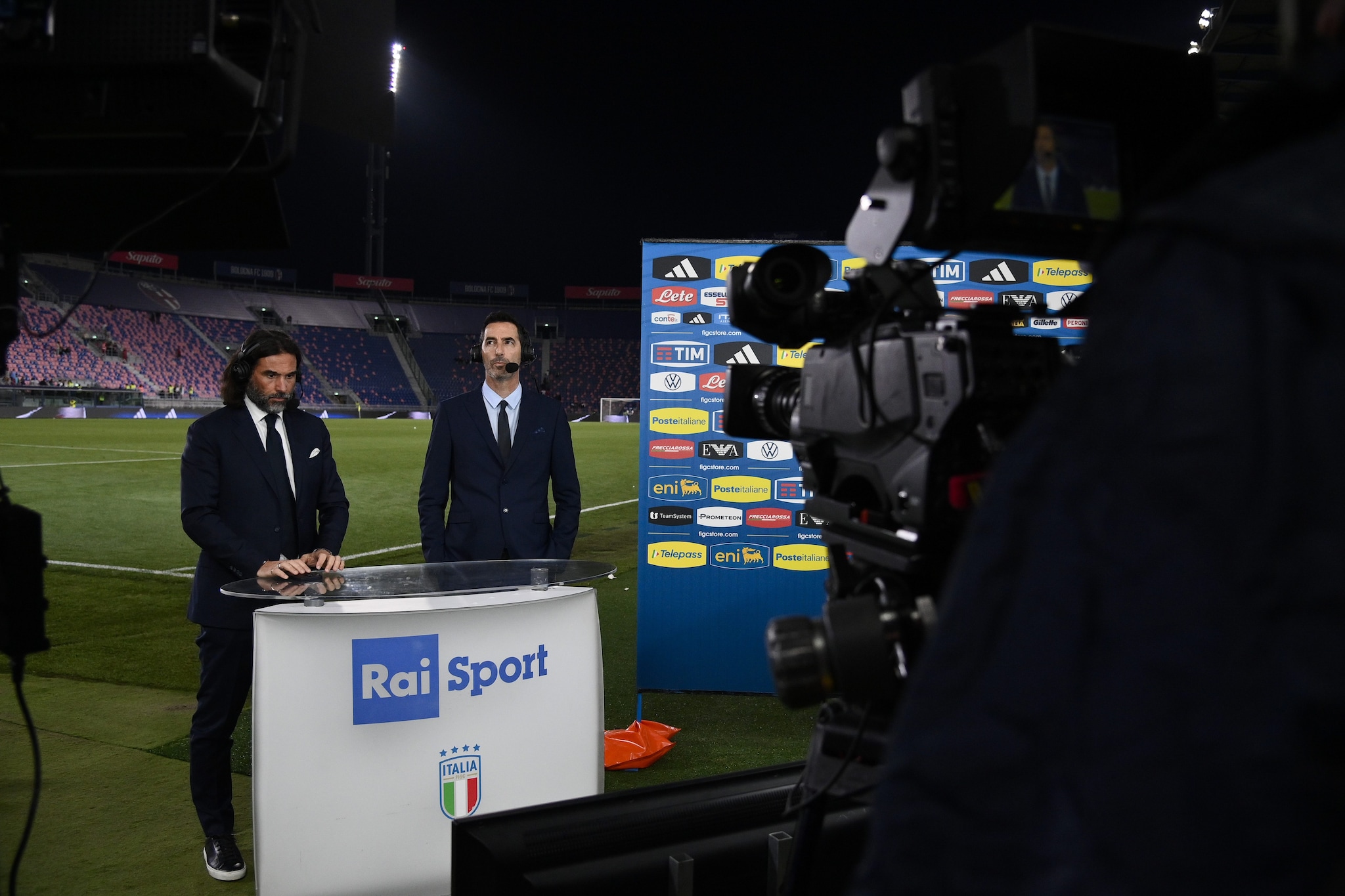 Lele Adani durante una diretta Rai.