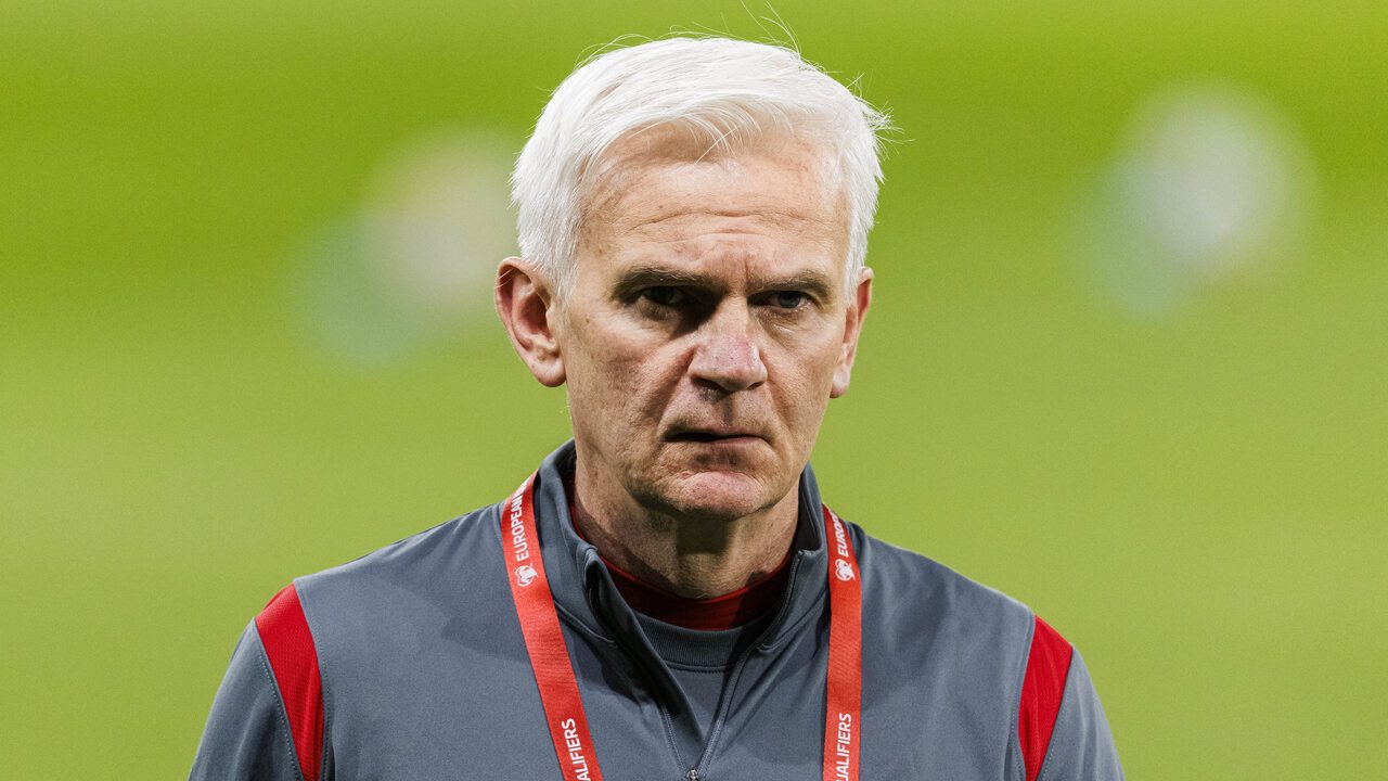 È morto a 49 anni Jacek Magiera, vice allenatore della Polonia: si è sentito male dopo un allenamento