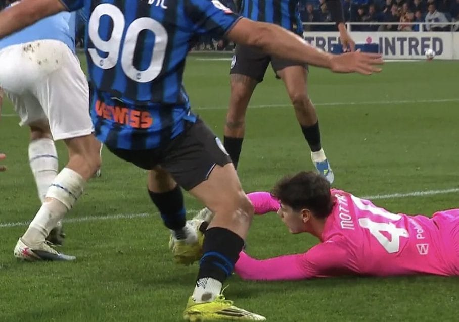 L’azione che ha portato all’annullamento del vantaggio dell’Atalanta