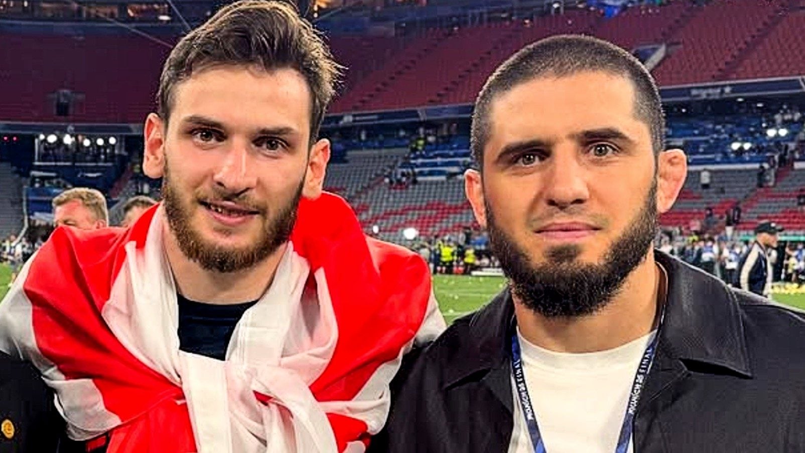 Islam Makhachev derubato in Italia: "Mi hanno fregato. E si sono presi gli scarpini di Kvaratskhelia"