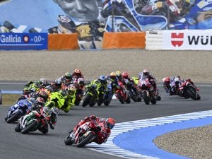LIVE Moto GP oggi, Marc Marquez in pole per la gara del GP Spagna: orari tv su TV8 e Sky e dove vederla in diretta e streaming