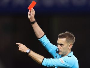 Nuova regola ai Mondiali 2026, cartellino rosso per chi si copre la bocca o abbandona il campo