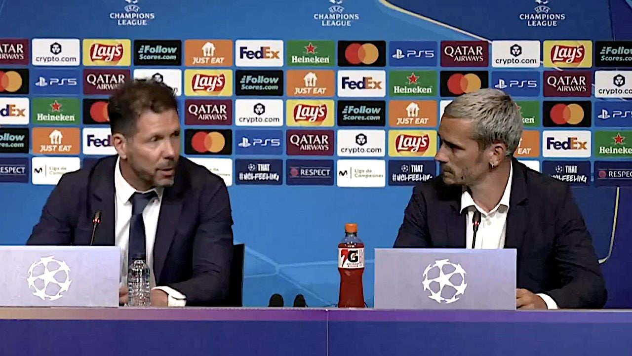 Simeone si commuove per l'addio di Griezmann: "Sei un amico. Ma se domani non corri vai fuori"