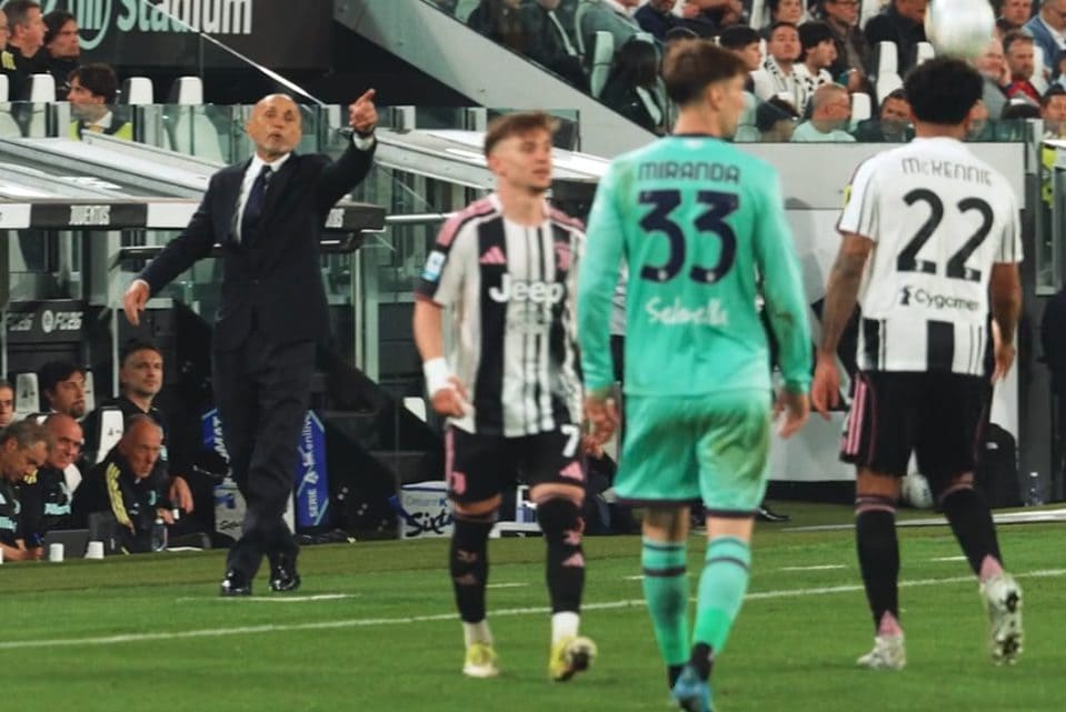 Spalletti urla a Conceicao di andare a puntare Lucumì.