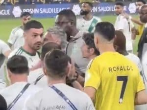 Demiral accusa gli arbitri e l’Al Nassr, poi provoca sulla Champions. Cristiano Ronaldo: “Non è calcio”