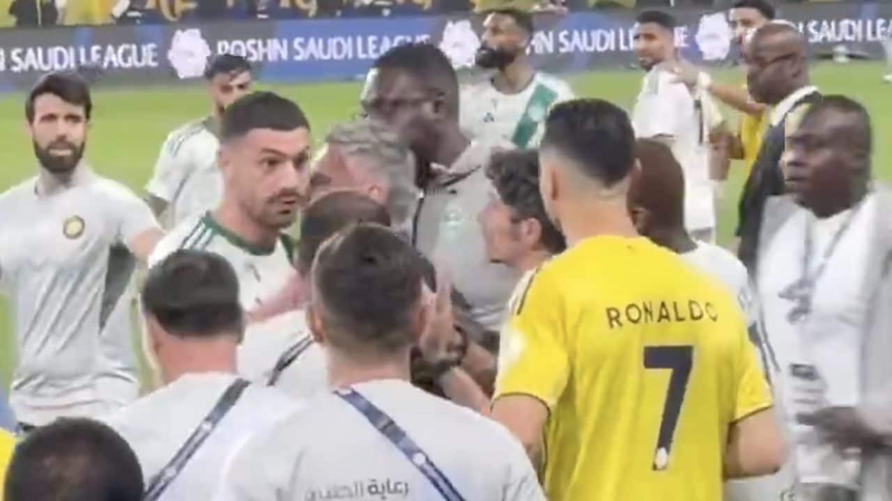 Demiral accusa gli arbitri e l'Al Nassr, poi provoca sulla Champions. Cristiano Ronaldo: "Non è calcio"