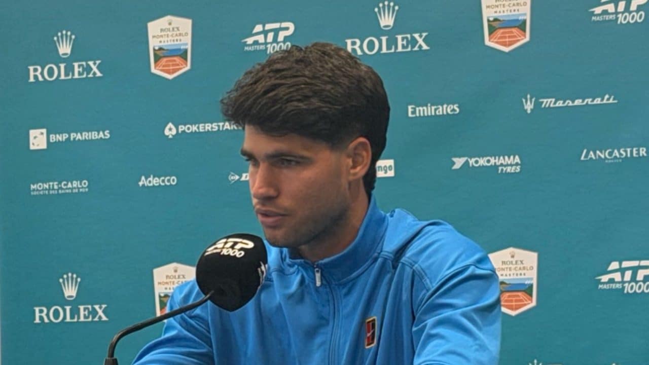 Carlos Alcaraz a Monte Carlo spiega cosa ruberebbe a Sinner: "Il modo in cui colpisce è unico"