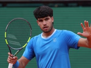 Lo sfogo di Alcaraz messo in crisi da Sinner durante la finale a Monte Carlo: “Lui le mette, io no”