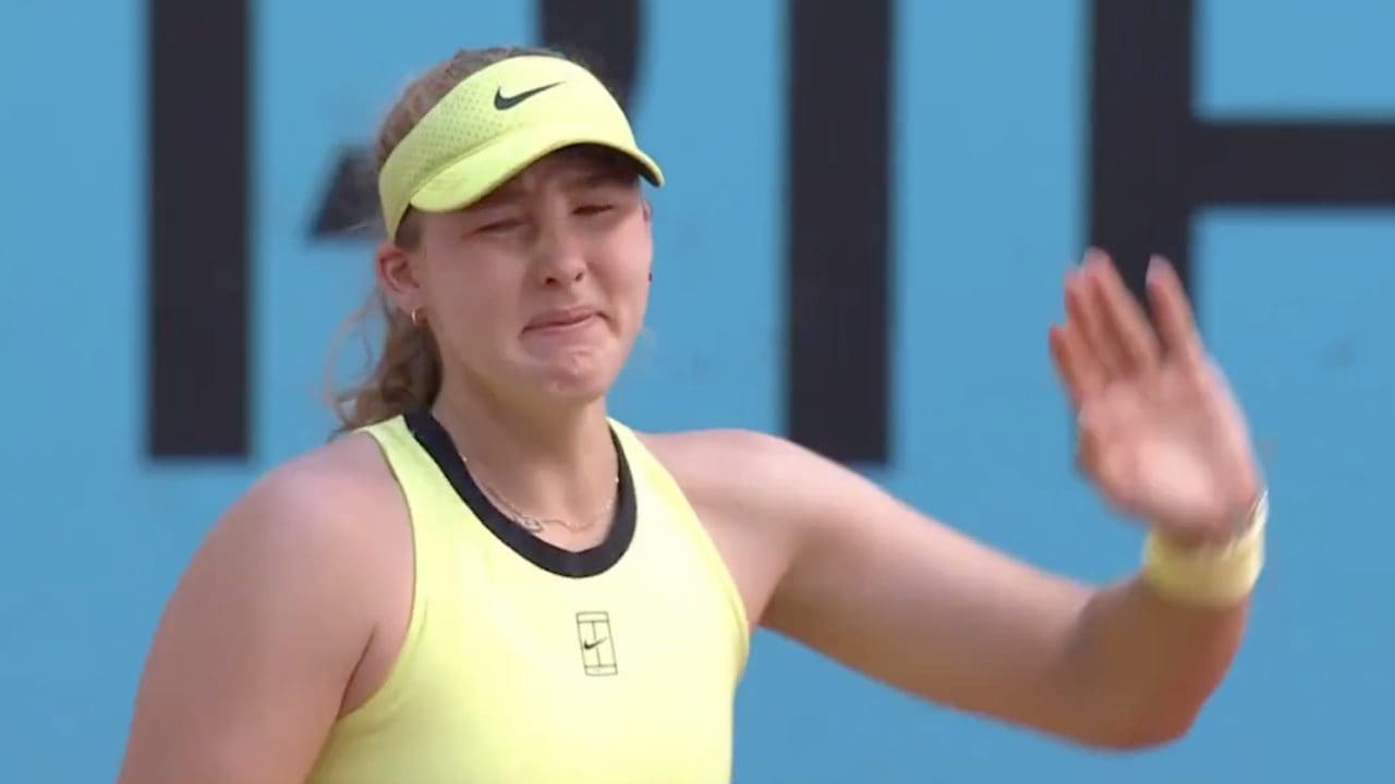 Mirra Andreeva vince e scoppia a piangere a Madrid dopo lo sfogo brutale : "Non sono una campionessa"