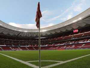 Polemica Barcellona, chiede alla UEFA di misurare l’erba dello stadio dell’Atletico Madrid