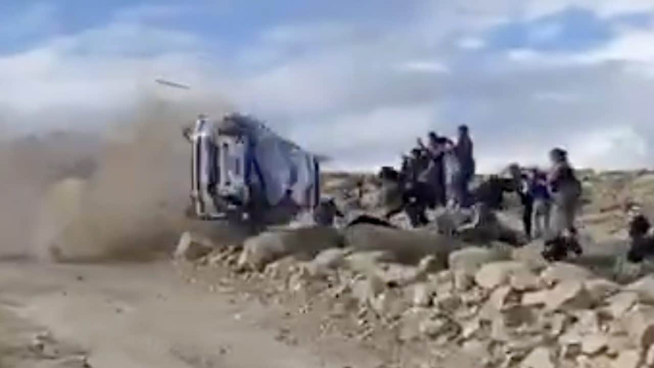 Il video del grave incidente al Rally Sudamericano: auto travolge gli spettatori a Cordoba, un morto