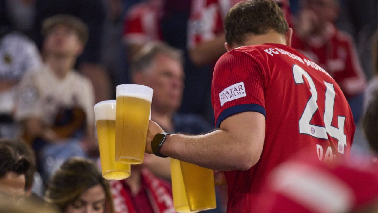 Il boicottaggio dei tifosi del Monchengladbach contro il Lipsia: "Niente birra o wurstel allo stadio"