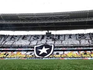 Il Botafogo fa causa al Lione, sull’orlo del fallimento: la cifra è enorme, 125 milioni di euro