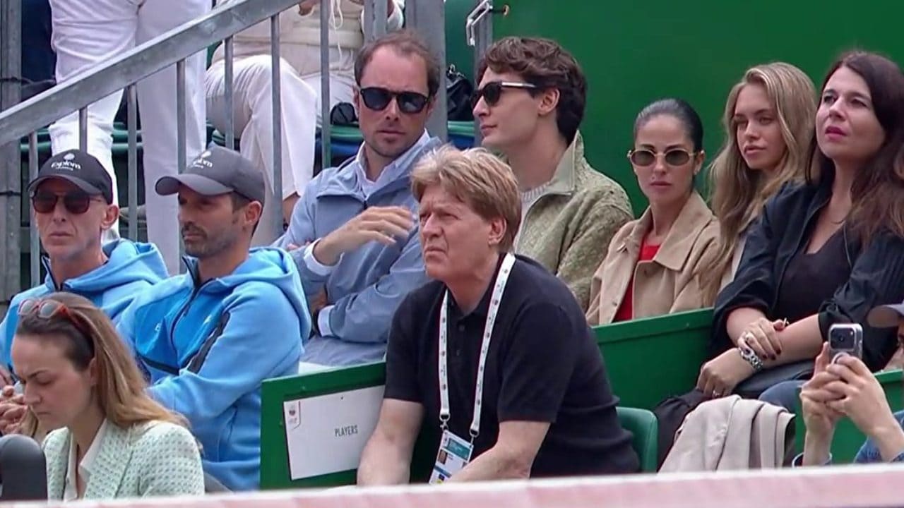 Da George Russell alla fidanzata Laila, il box di Sinner è affollatissimo a Monte Carlo: sono in 10