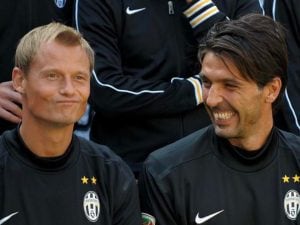 Buffon ricorda Manninger: “Ho perso un amico. Ci guardavi come a dire: siete matti, non mi avrete”
