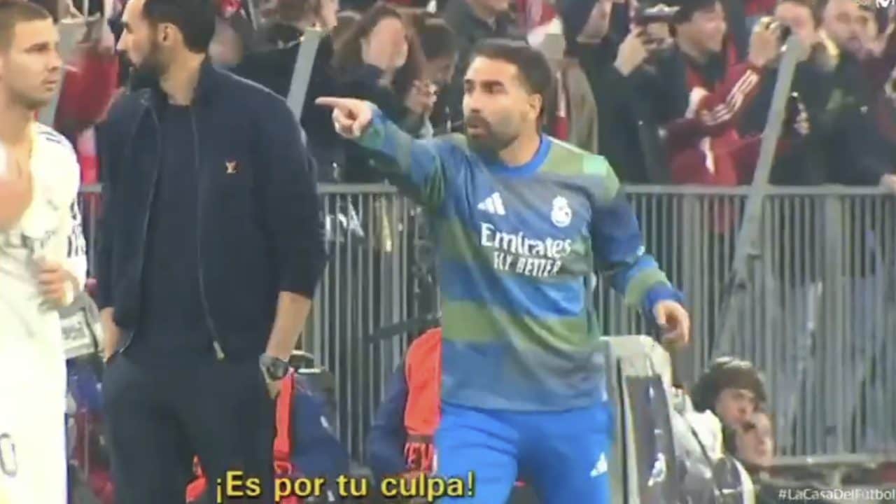 Carvajal inveisce contro l'arbitro dopo l'espulsione di Camavinga in Champions: "È colpa tua"