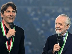 De Laurentiis: “Conte dica subito se vuole andare via, altrimenti non abbandonerà mai il Napoli”