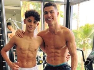 Il figlio di Cristiano Ronaldo promosso in prima squadra con il padre: l’idea clamorosa dell’Al-Nassr