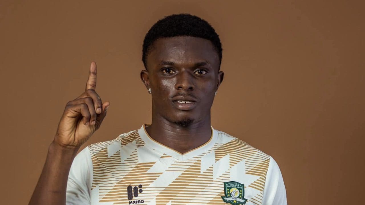 Dominic Frimpong è morto a 20 anni dopo un attacco armato al pullman su cui viaggiava con la squadra