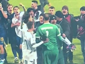 Donnarumma e le provocazioni della Bosnia: trattenuto a stento mentre gli urlavano “Vai a casa”