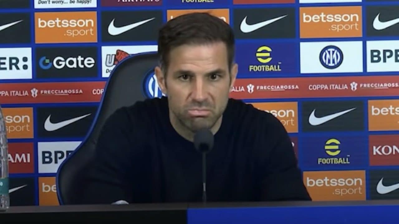 Fabregas stregato da Calhanoglu: "Quando giochiamo contro l'Inter guardo se c'è lui oppure no"