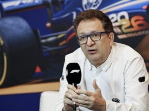 La FIA ammette che in F1 “si è esagerato con l’elettrico”, Tombazis: “Mai più ostaggio dei costruttori”