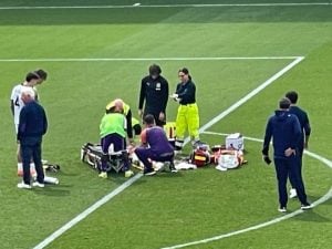 Come sta Vezzosi, svenuto dopo un colpo al volto davanti alla mamma in lacrime al Viola Park