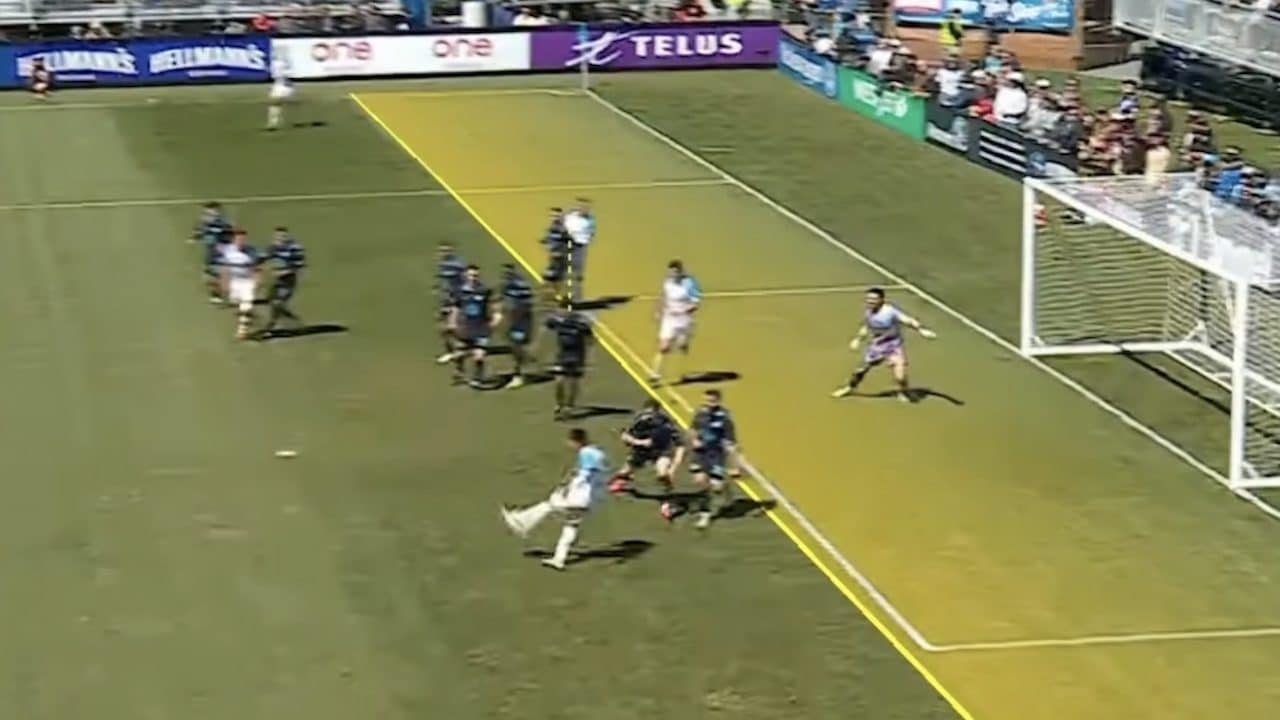 Alejandro Diaz segna il primo gol con la nuova regola del fuorigioco: tutto buono anche se è oltre