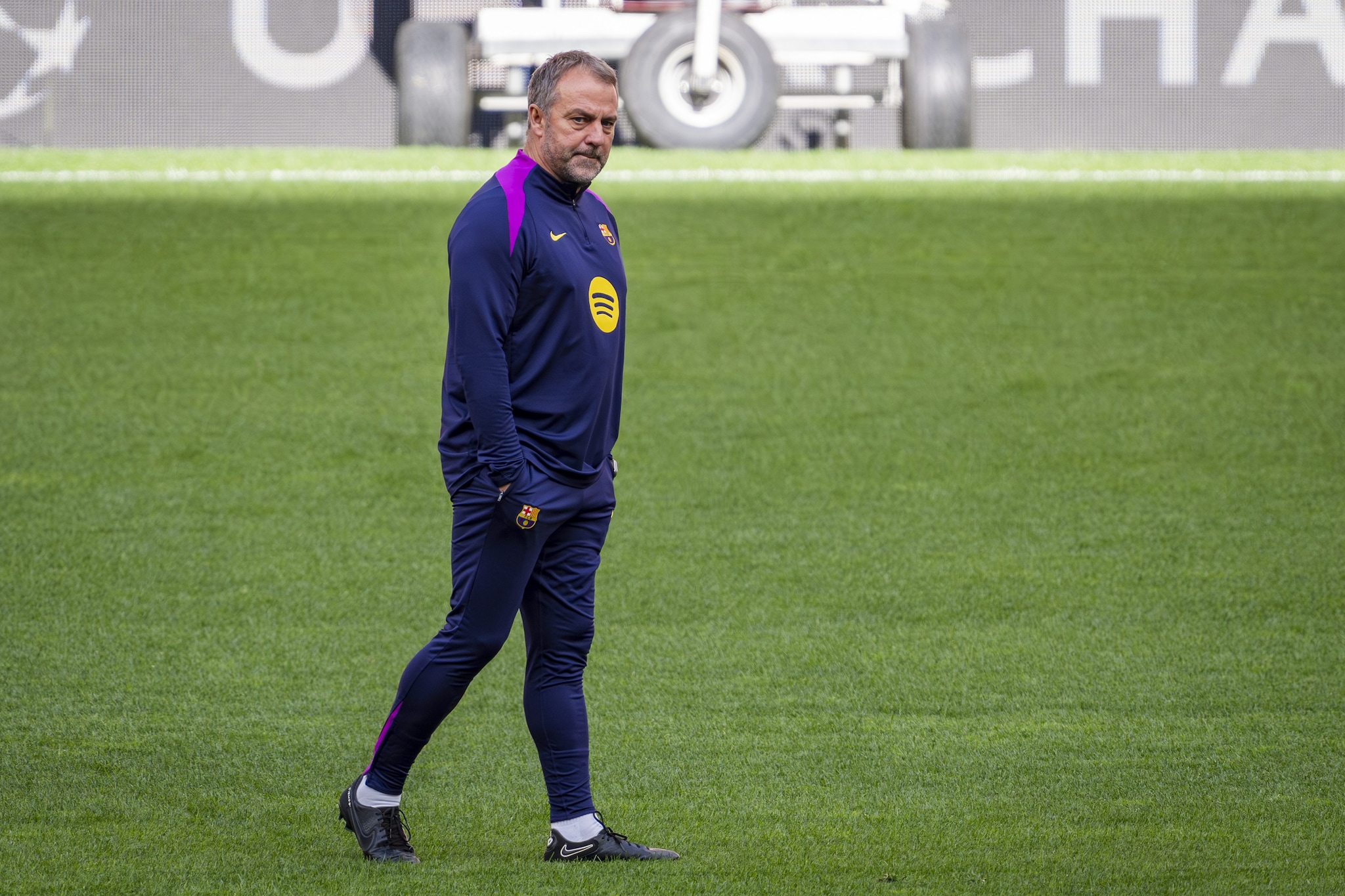 Flick durante la rifinitura.