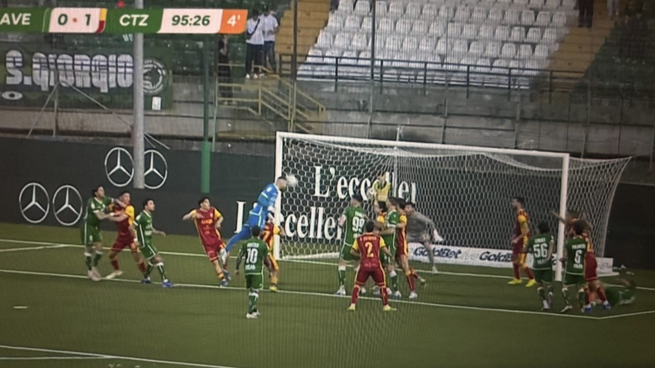 Il portiere goleador Iannarilli segna di testa e l'Avellino evita la sconfitta: secondo gol in carriera