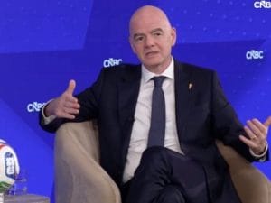 Infantino sulla presenza dell’Iran ai Mondiali: “Ci sarà, lo sport deve stare fuori dalla politica”