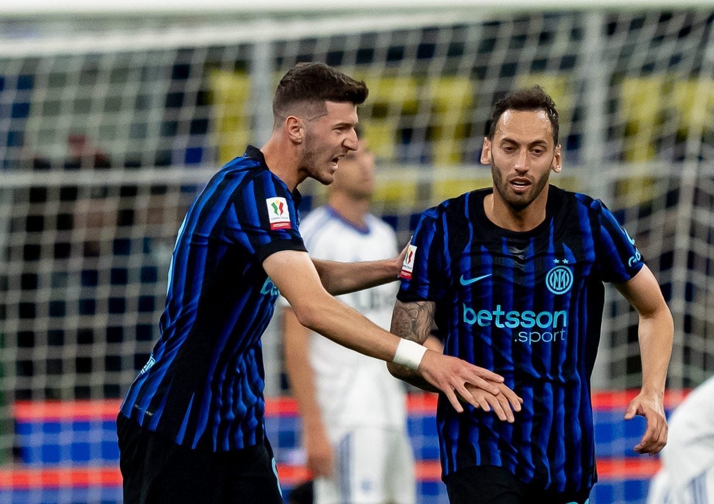 Inter-Como 3-2, risultato finale della partita di Coppa Italia: gol di Calhanoglu (doppietta) e Sucic