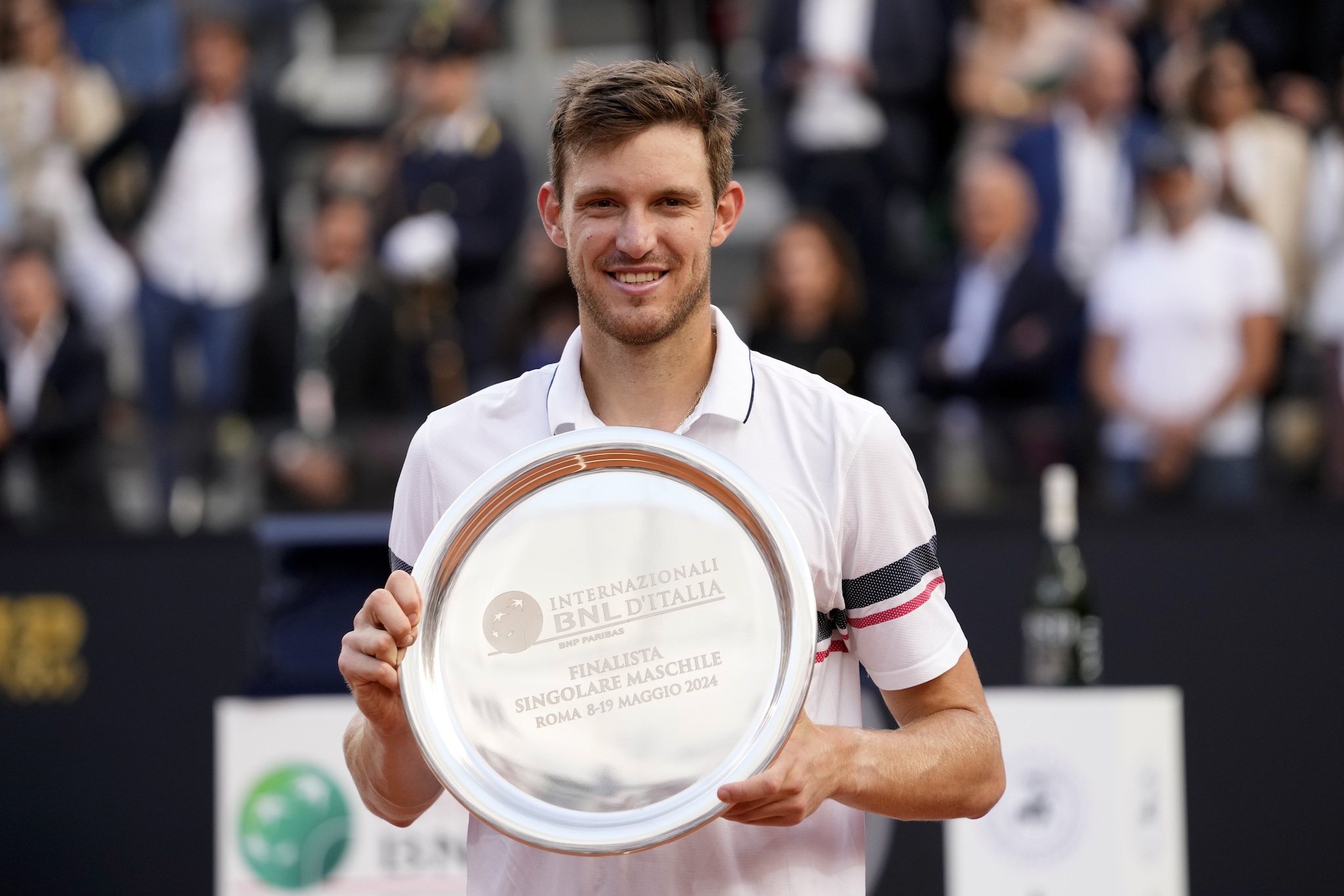 Nicolas Jarry con il piatto per il finalista degli Internazionali d’Italia 2024.