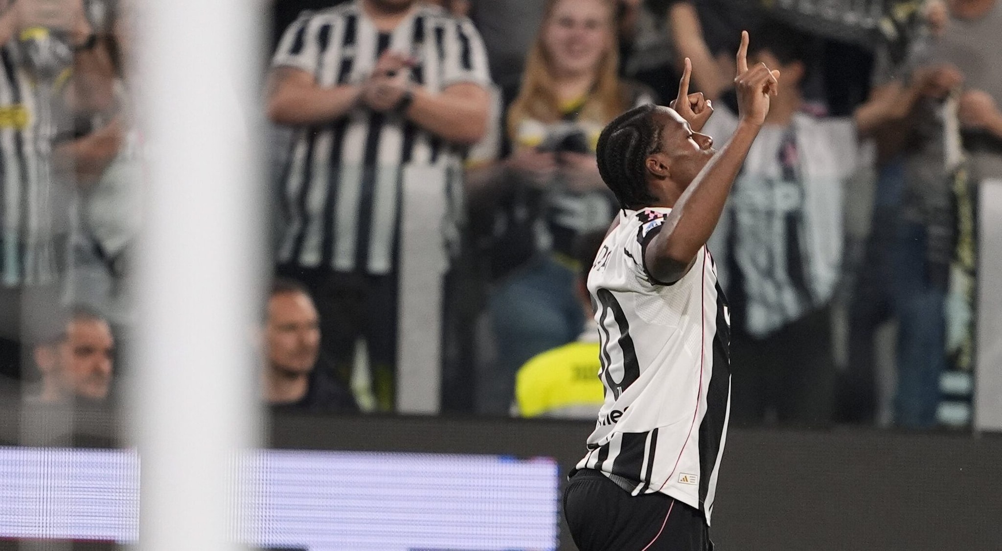 La Juve batte il Bologna 2-0: posto Champions ipotecato, insidia Milan e Napoli per il secondo posto