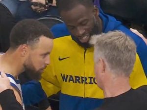Warriors eliminati, coach Kerr a Steph Curry e Draymond Green: “Vi amo da morire, non so cosa succederà”