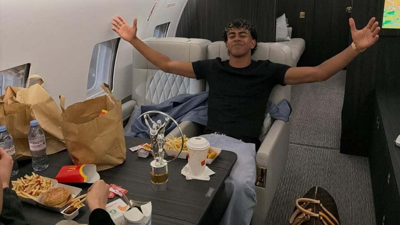 Lamine Yamal criticato per una foto sul jet privato postata prima dell'infortunio: "Non è casuale"