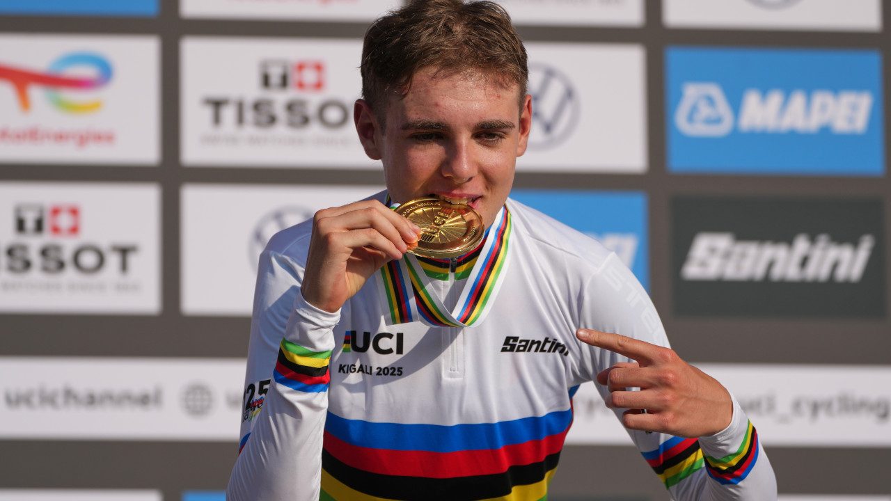 Maxi caduta al Tour of the Alps, 30 corridori coinvolti, 6 ritirati: anche Lorenzo Finn in ospedale