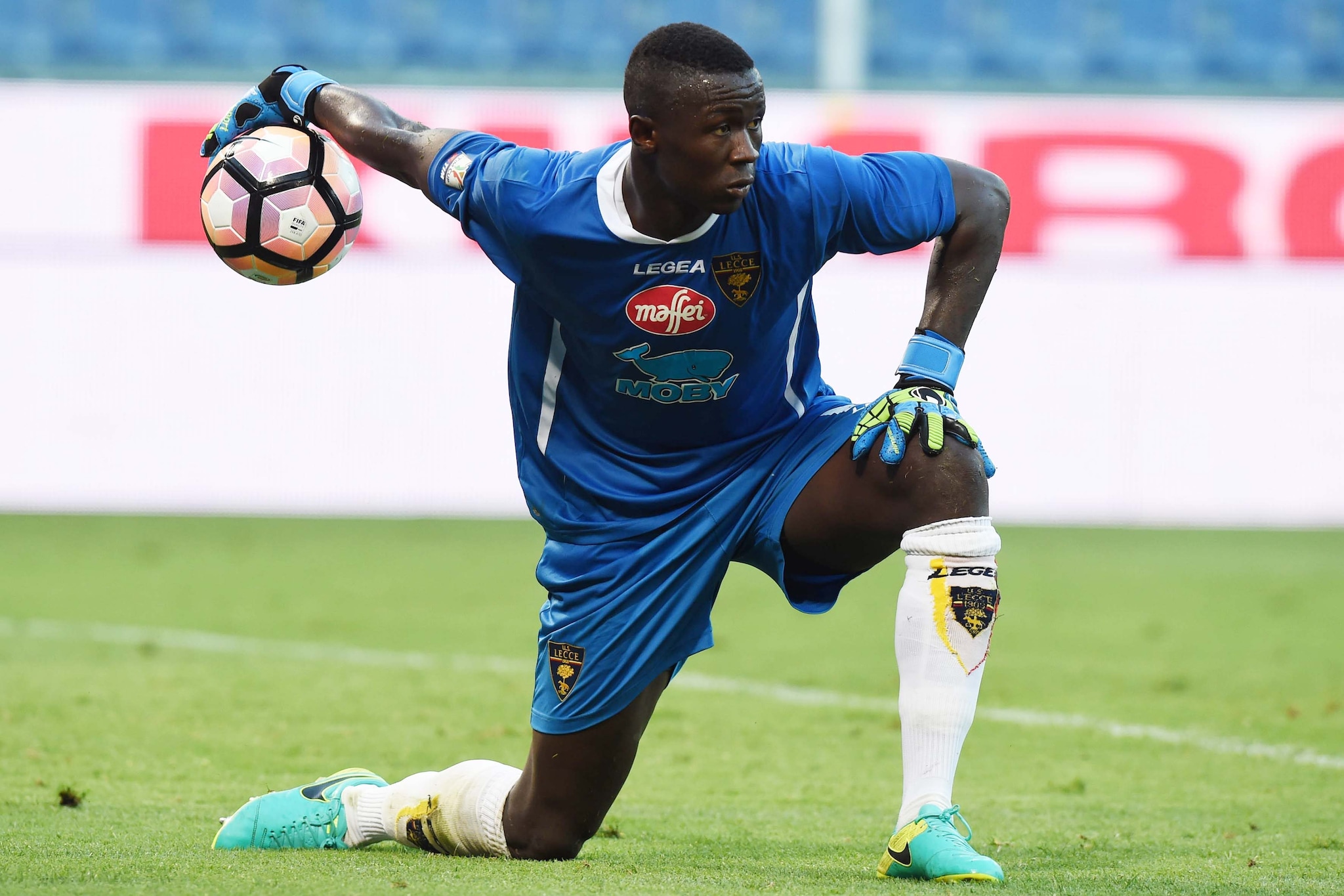 Gomis è stato portiere professionista per oltre un decennio.