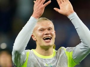 Il Manchester City aggancia l’Arsenal: stessi punti e stessa differenza reti, Premier League sul filo