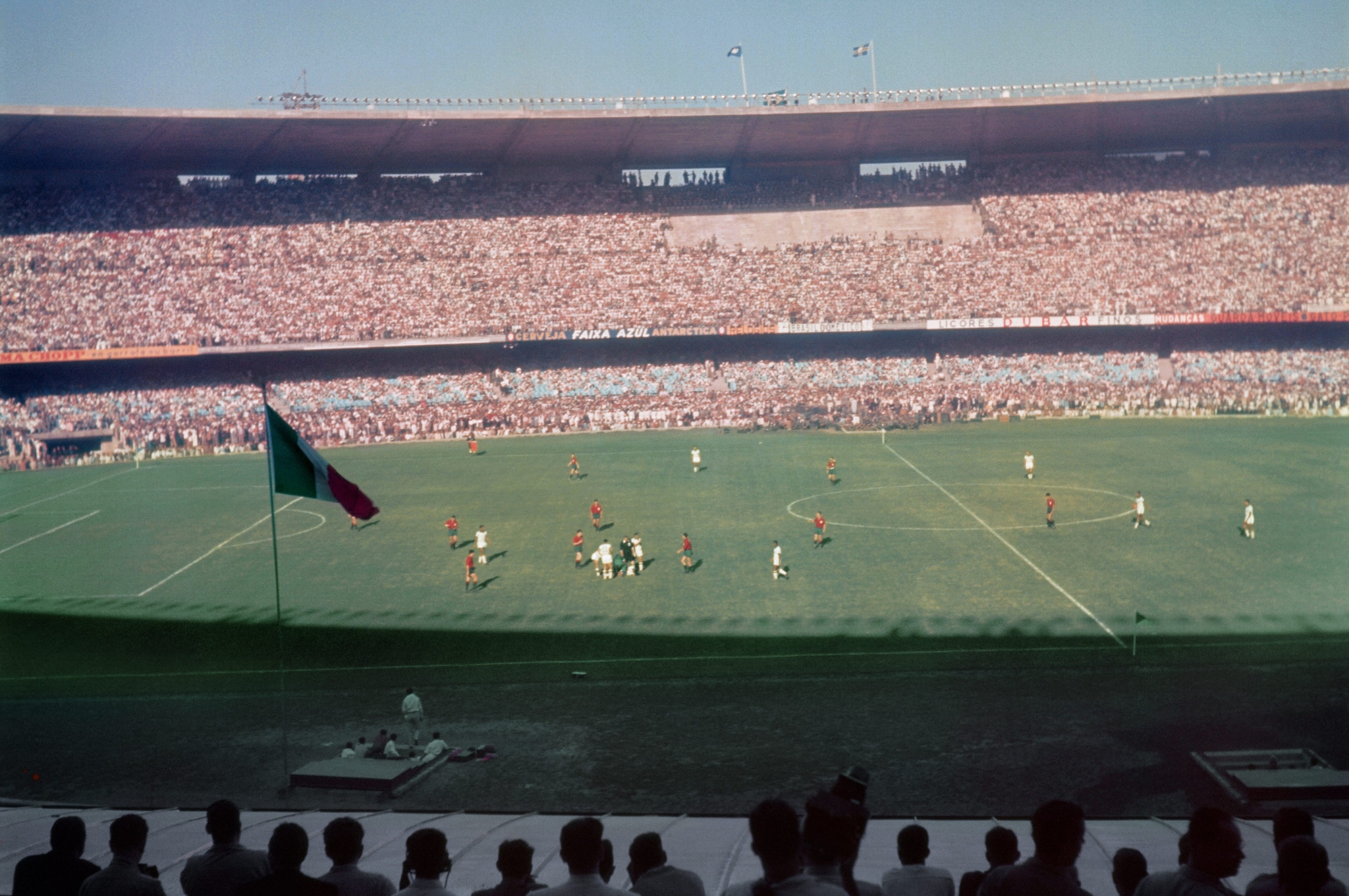 La partita inaugurale dei Mondiali del 1950 tra Brasile e Messico al Maracanà