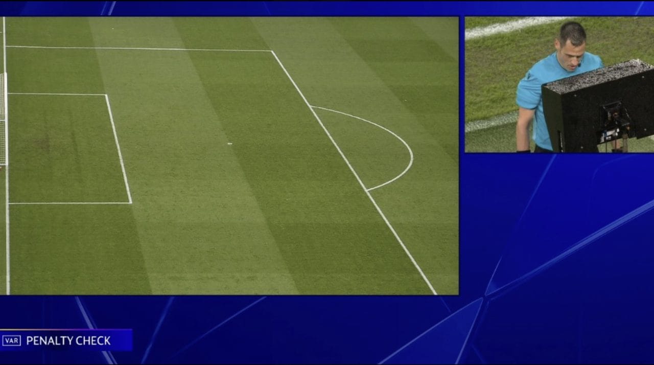 Momento di confusione con l'arbitro Mariani in Liverpool-PSG: va al VAR e mostrano un campo vuoto