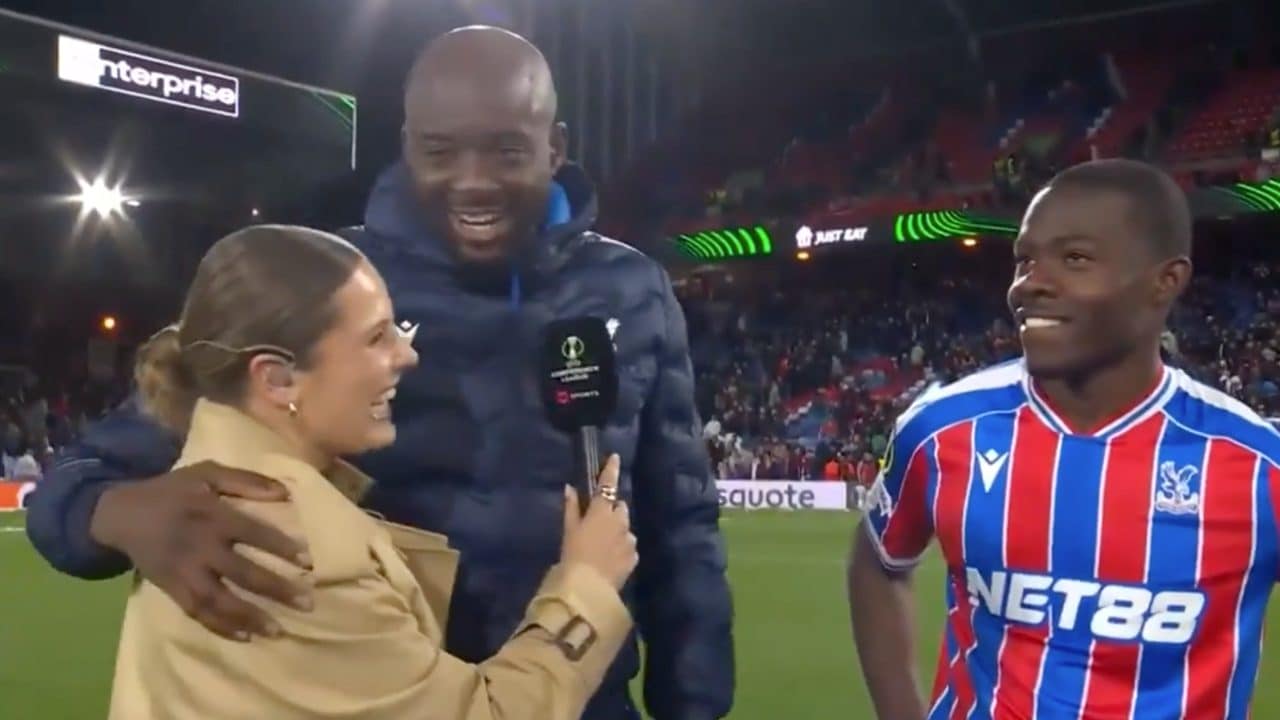 Mateta abbraccia una giornalista dopo Crystal Palace-Fiorentina, ma lei chiarisce: "Era a suo agio"