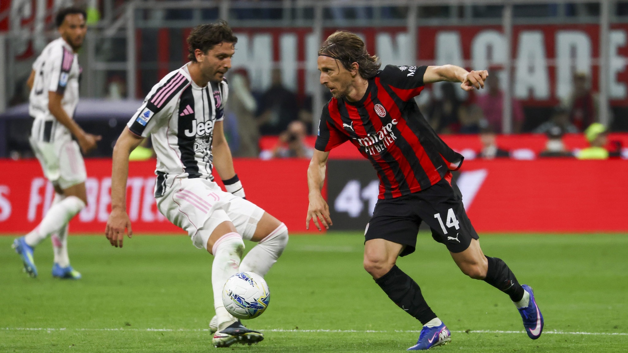 Tra Milan e Juve vince la paura di perdere, pari senza reti a San Siro nella sfida con vista Champions