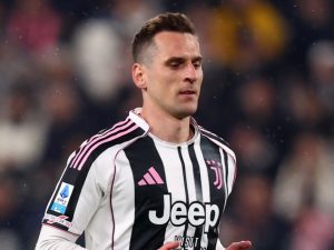 Milik si è infortunato di nuovo dopo l’ultimo allenamento: Spalletti lo perde per un tempo indefinito