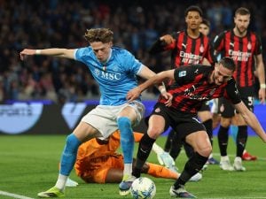 Serie A, pari punti tra Milan e Napoli a 5 giornate dalla fine: il criterio che decide la classifica