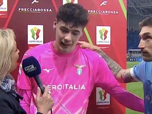 Edoardo Motta si blocca in diretta: “Scusate, non mi è mai capitato”. È portiere della Lazio per caso