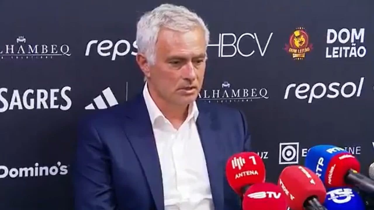 Mourinho disgustato da alcuni giocatori del Benfica: "Non li voglio più vedere in campo"