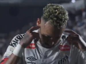 Lo sfogo di Neymar dopo i fischi dei tifosi: “State esagerando, nessun essere umano reggerebbe”
