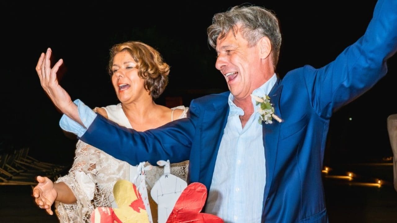 Nicola Berti si è sposato a 59 anni con Hayet: "Non ho invitato ex compagni, dovevo pagare tutto io"